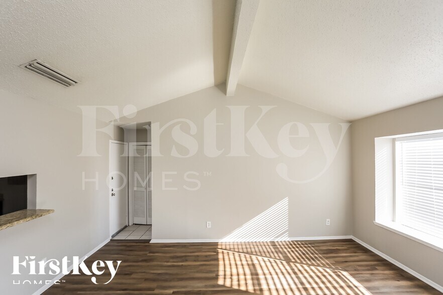 Building Photo - 612 Coolwood Ln