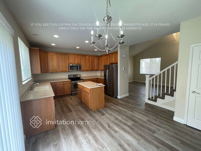 Building Photo - 2448 Bellavista St