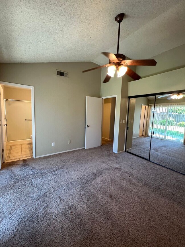 Building Photo - 4717 Tobin Rd