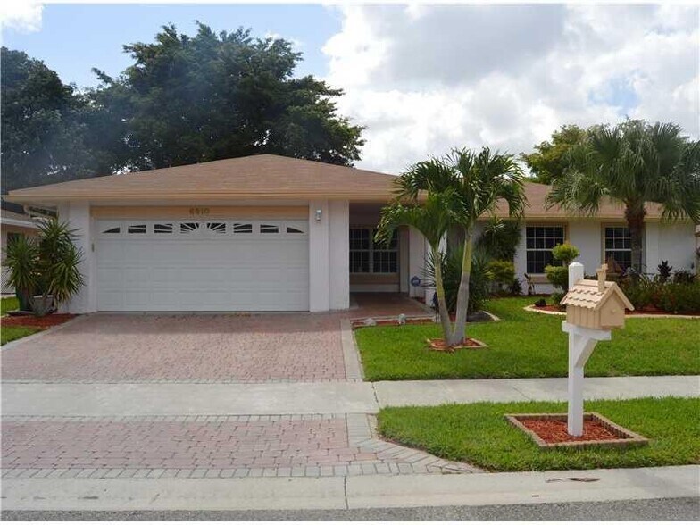 Primary Photo - 6510 NW 89th Ave