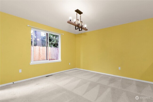 Building Photo - Listed For Rent