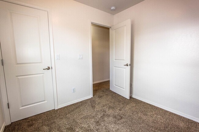 Building Photo - 13011 E Cobb Ct