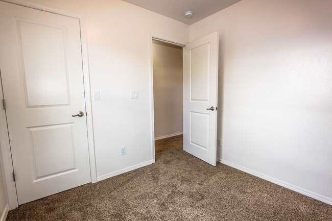 Building Photo - 3 bedroom 2 bath home in Dewey Humboldt -
