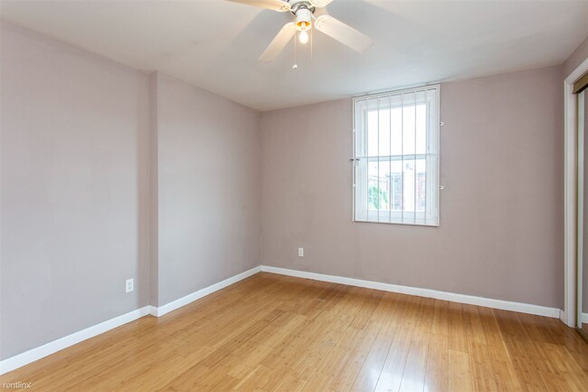 Building Photo - 4 br, 2 bath Triplex - 1745 WILLINGTON ST ...