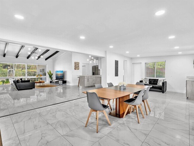 Building Photo - 2454 Nassau Ln