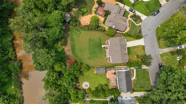 Building Photo - 2071 Fairhaven Cir NE