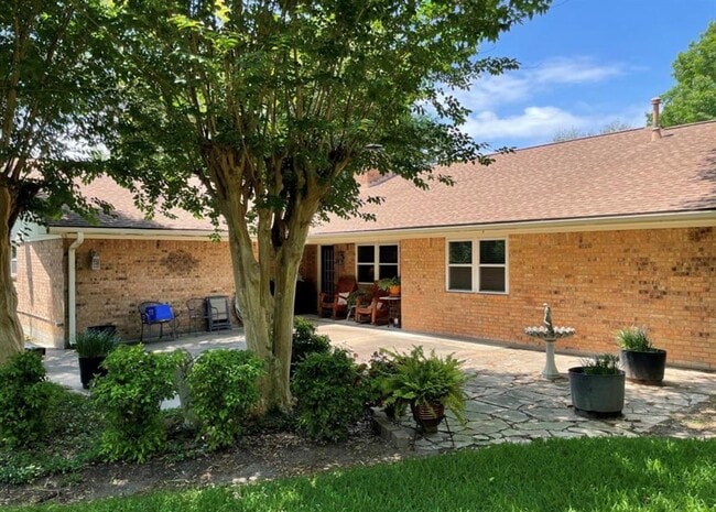Building Photo - 1500 Leslie D Ln