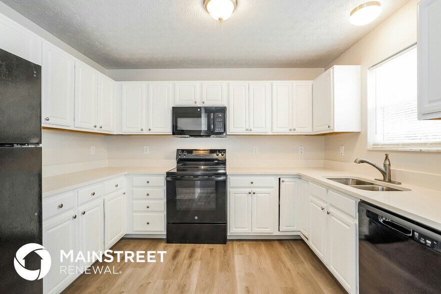 Building Photo - 1599 Covina Dr