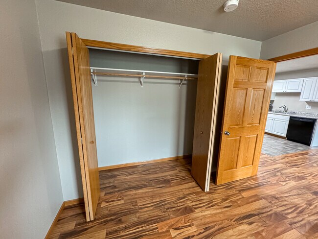 Building Photo - Theater Apartments Beulah