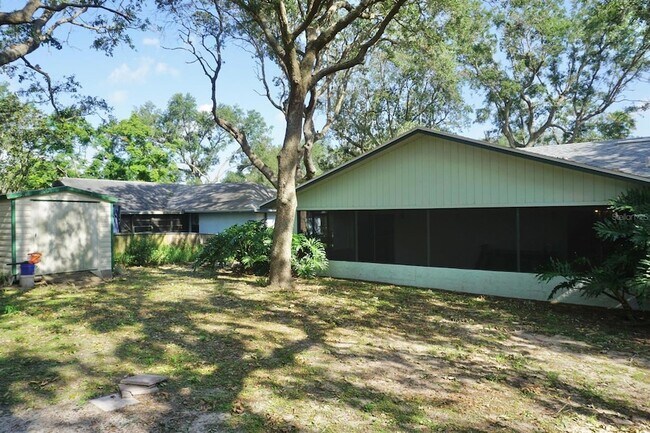 Building Photo - 1422 Chamberlain Loop