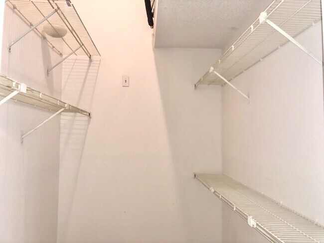 Building Photo - Available for move in February 2026!! Nice corner 2bed/2bath condo on 2nd floor with a spacious b...