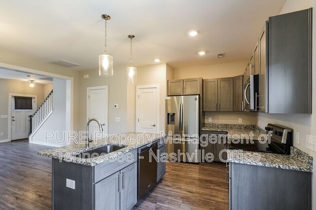 Building Photo - 2402 Danilynn Dr