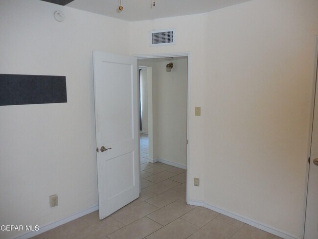 Building Photo - 8308 Vance Pl