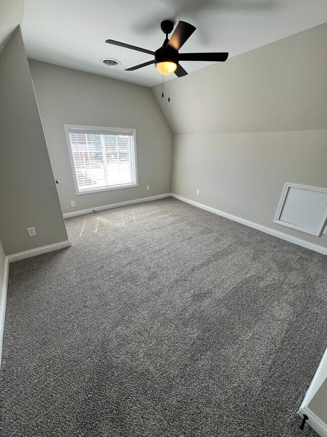 Building Photo - Spectacular newly remodeled home, next to ...