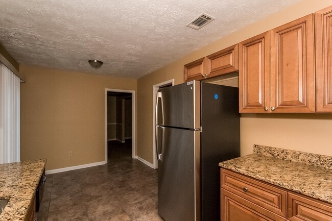 Building Photo - 1425 Riverline Trail