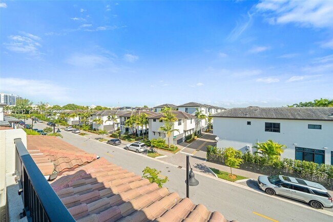 Building Photo - 4648 NW 83rd Ave