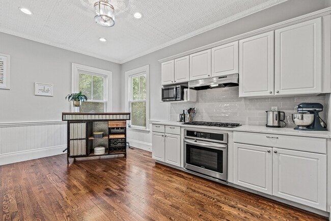 Building Photo - 65 Church St