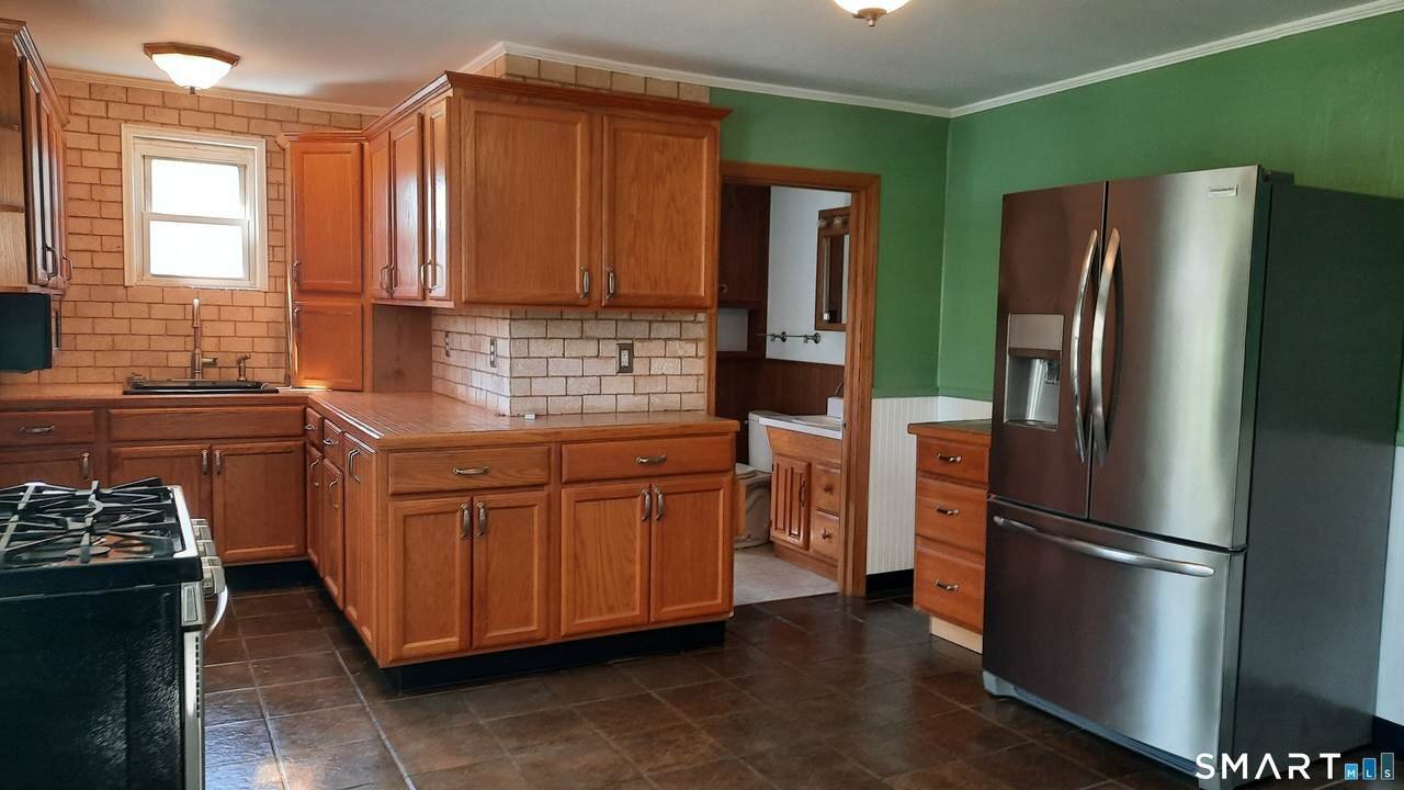 Building Photo - 21-23-23 Community Ave