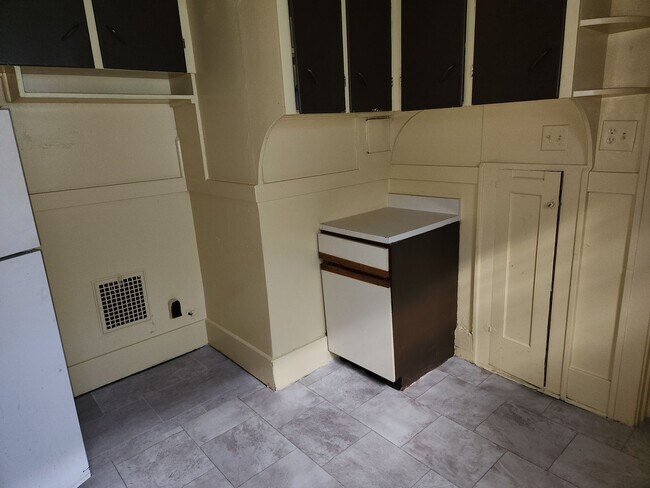 Building Photo - 108/110 Shelter Street