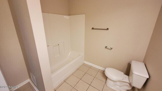 Building Photo - 122 Earline Dr