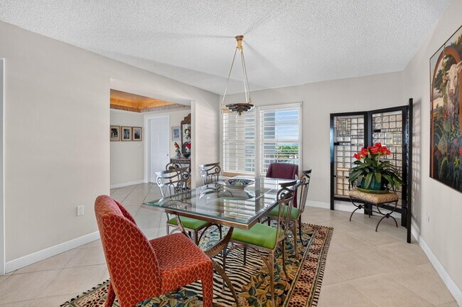 Building Photo - 1021 Hillsboro Mile