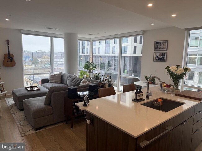 Building Photo - 37 L St SE