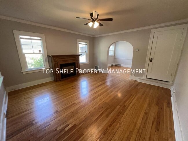 Building Photo - 1065 42nd St