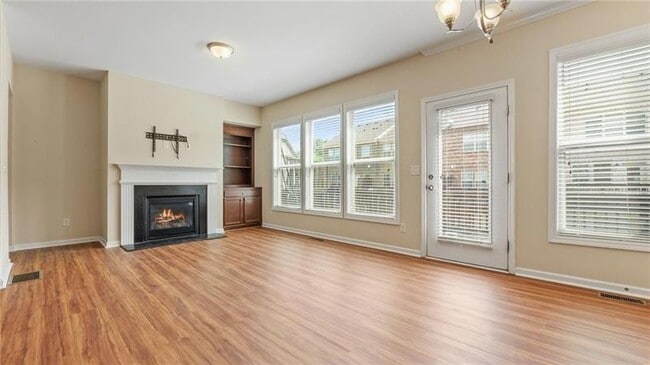 Building Photo - 705 Ayala Pl