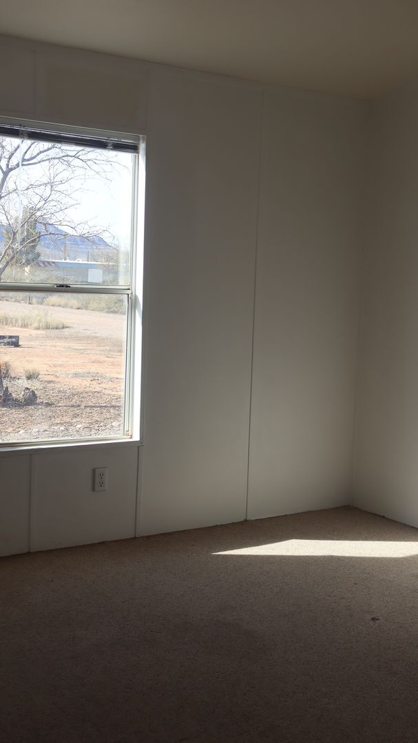 Building Photo - NICE MANUFACTURED HOME!