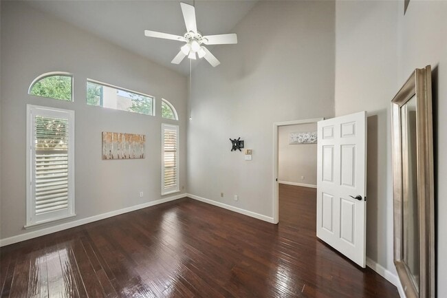 Building Photo - 2351 Summit Way Ct