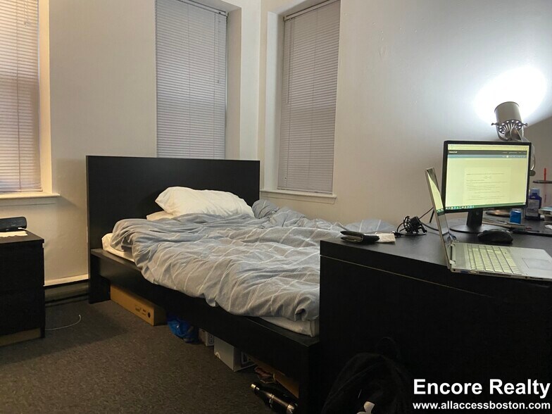 Building Photo - 772 Columbus Ave