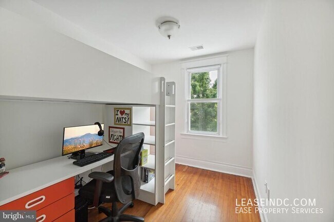 Building Photo - 121 Webster St NW
