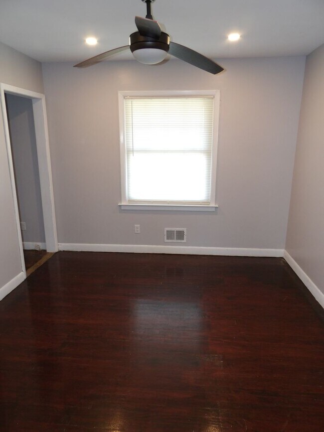 Building Photo - Single Family Home in Pine Valley Area!