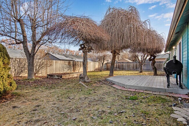 Building Photo - 7292 Newbrook Dr