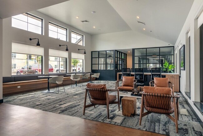 Building Photo - 3495 SE Reed Dr