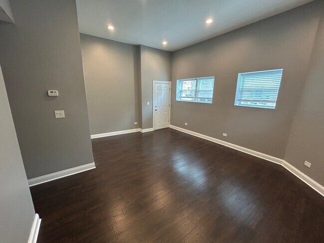 Building Photo - 1301 S 51st Ave