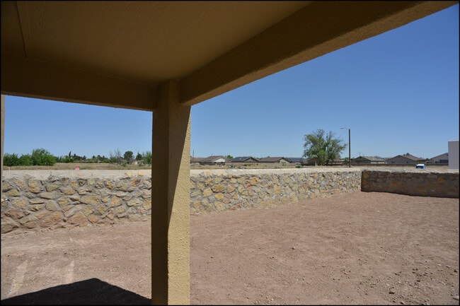 Building Photo - 806 TS Daniel Cadena Dr