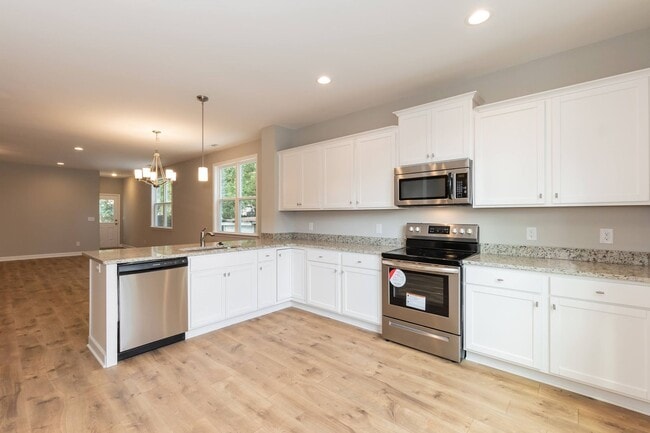 Building Photo - Four Bedroom Home