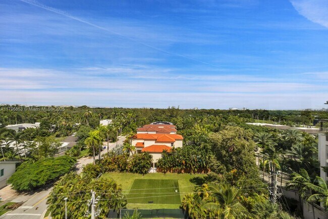 Building Photo - 1600 S Bayshore Ln