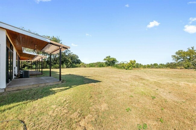 Building Photo - 1802 Man O War Dr