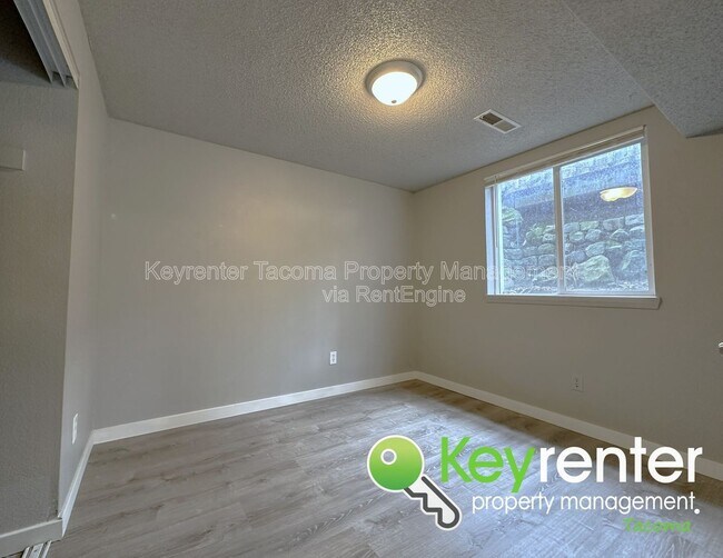 Building Photo - 2215 N Madison St