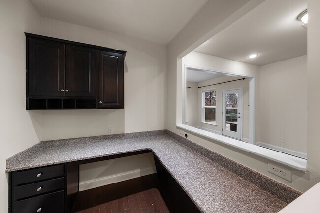 Building Photo - 3002 DaVinci Ct