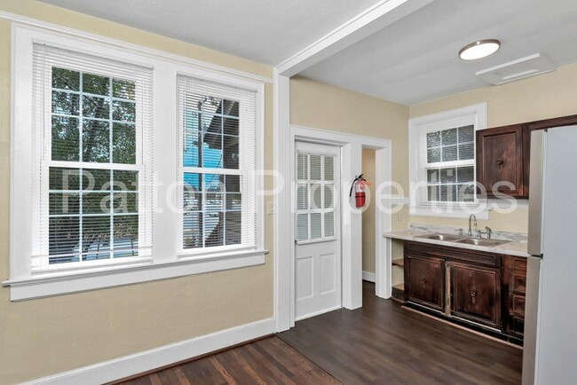 Building Photo - 822-824 Cedar Terrace - Inside CofC - R16404-08-23