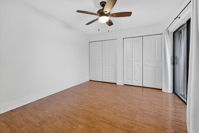 Building Photo - 1520 15th Ln