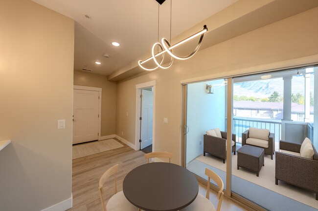 Primary Photo - 67 S Main St