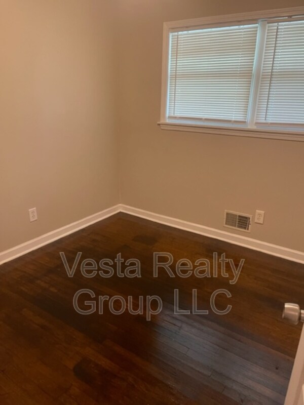 Building Photo - 181 Oldenburg Dr