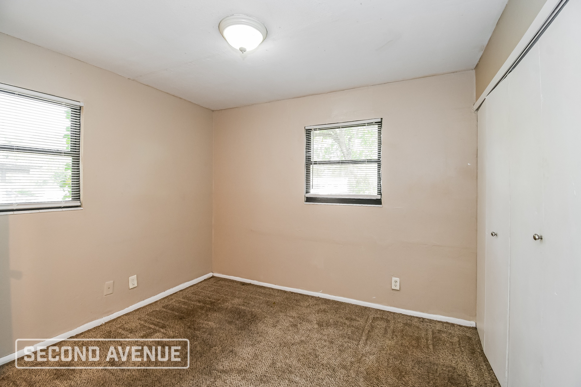 Building Photo - 2318 Looking Glass Ln