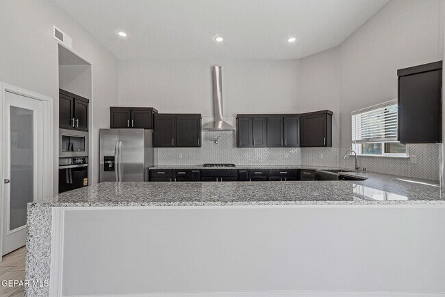 Building Photo - 13349 Cinderford Ave