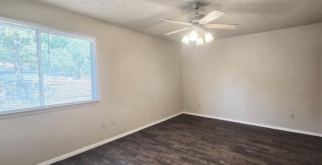 Building Photo - 11904 Hardwood Trail