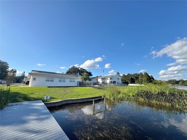 Building Photo - 1550 11th St NE